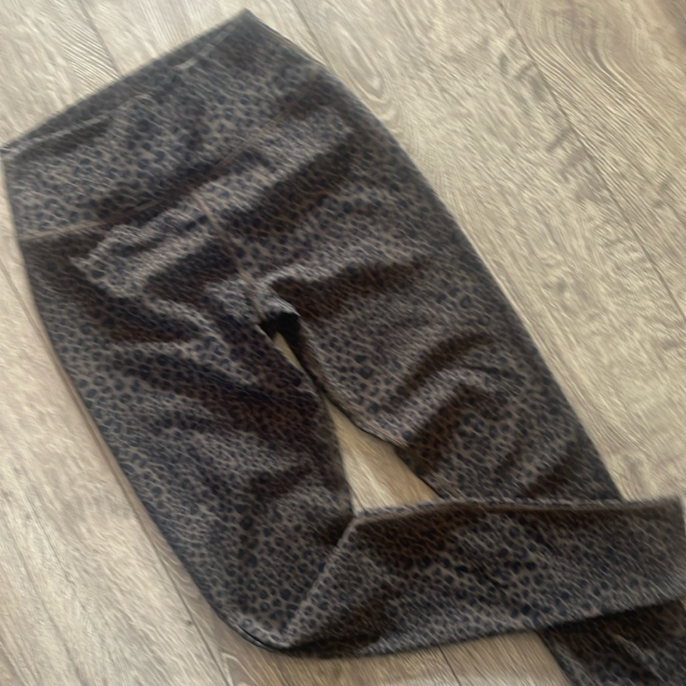 ALO olive and black, leopard leggings